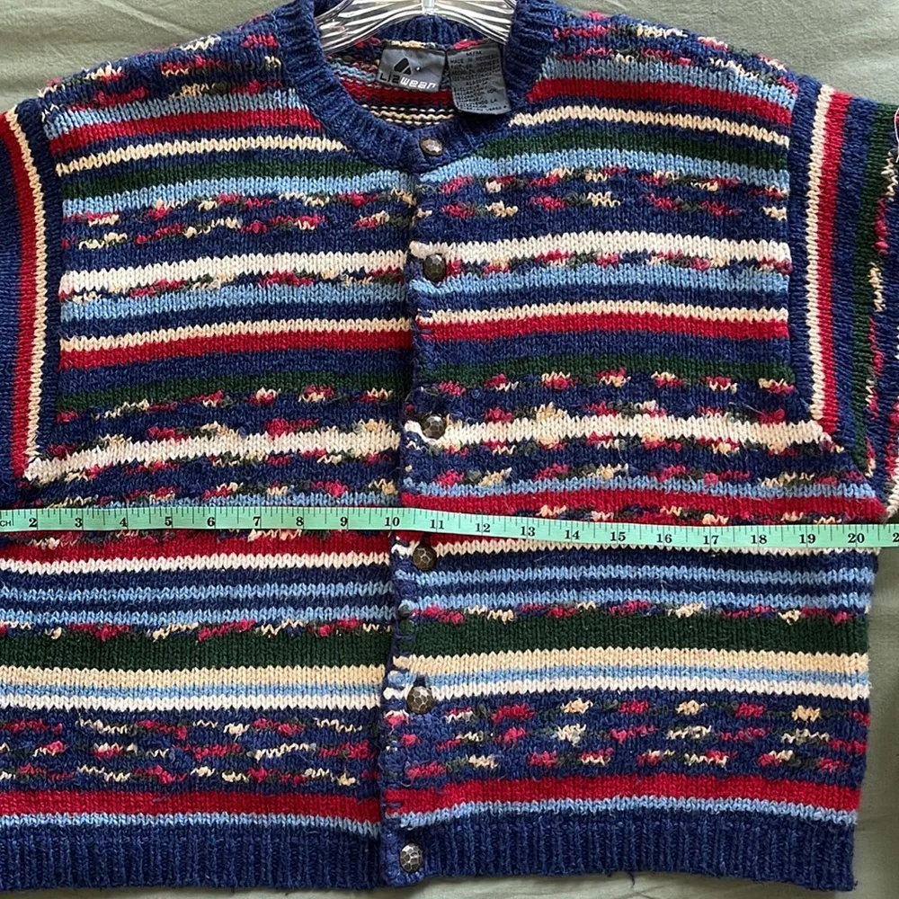 LI2 Wear Vintage Sweater Size M.